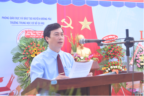 Bí thư Huyện uỷ Krông Pắc dự Khai giảng năm học mới tại trường Trung học cơ sở Ea Hiu