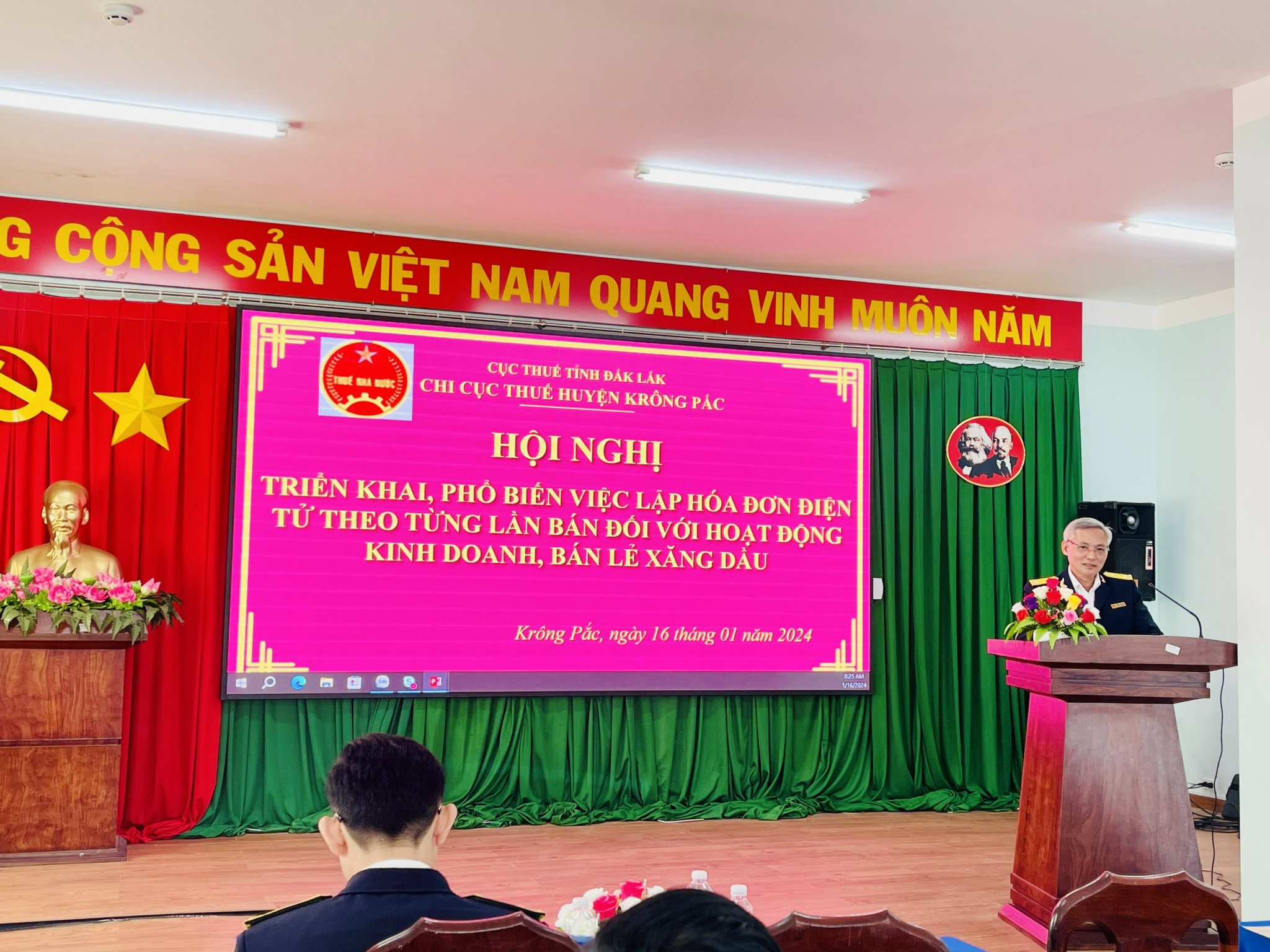 Chi  cục Thuế huyện tổ chức hội nghị triển khai phát hành hoá đơn điện tử