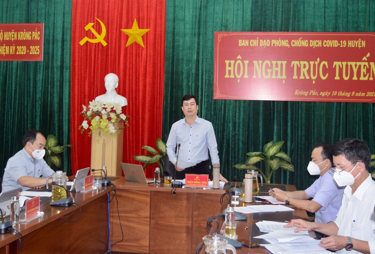 Ban thường vụ Huyện ủy họp trực tuyến triển khai công tác phòng chống dịch