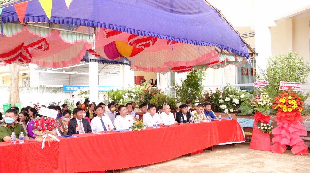 Trường Tiểu học Nguyễn Đức Cảnh đón nhận trường chuẩn Quốc gia mức độ 1