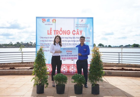 Đoàn Thanh niên Cộng sản Hồ Chí Minh huyện Krông Pắc phát động Lễ trồng cây Khu vực vành đai Hồ Tân An