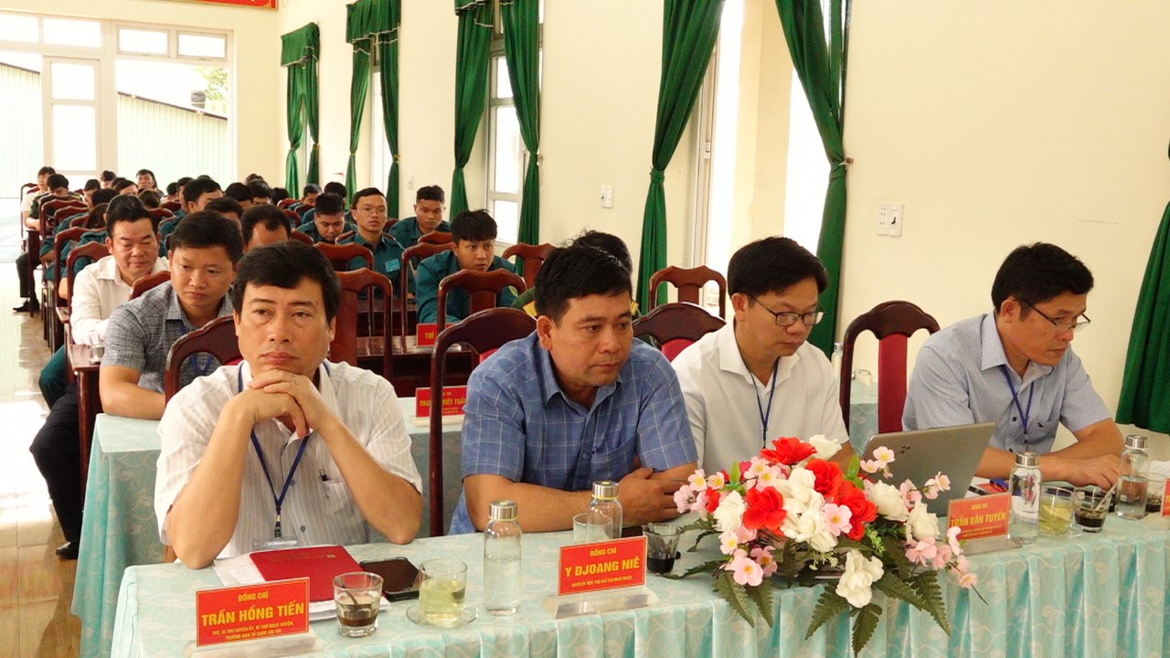 Sôi nổi hội thi bí thư chi bộ quân sự xã, thị trấn giỏi năm 2023