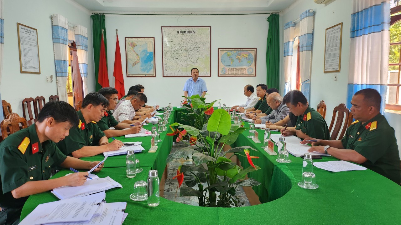 Đoàn kiểm tra về việc triển khai thực hiện Chương trình phối hợp giữa Ban Dân vận Tỉnh ủy với Bộ Chỉ huy Quân sự về công tác dân vận trên địa bàn huyện Krông Pắc năm 2023.