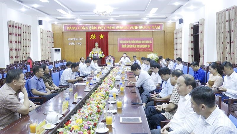 Đoàn công tác huyện Krông Pắc (Đắk Lắk) tham quan, học tập kinh nghiệm XDNTM ở Đức Thọ