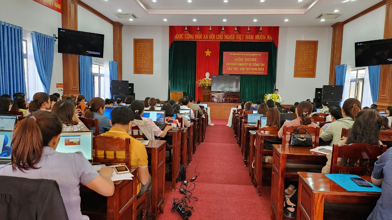 UBND huyện Krông Pắc Tổ chức Hội nghị tập huấn nghiệp vụ công tác văn thư, lưu trữ năm 2023.
