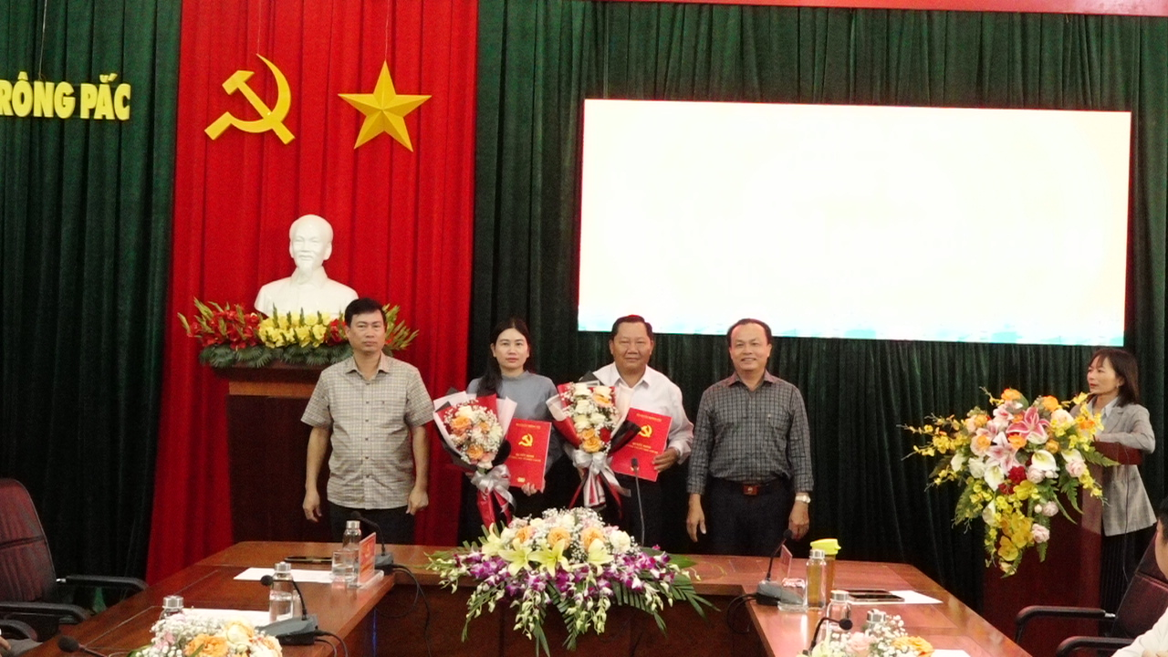 Ban Thường vụ Huyện ủy Krông Pắc Công bố Quyết định về công tác cán bộ
