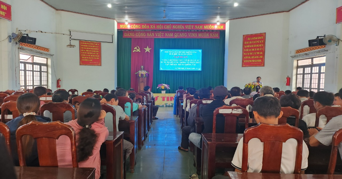 Hội Nông dân xã Ea Yông Tập huấn về nâng cao nhận thức về quản lý sử dụng mã vùng trồng và nhãn hiệu tập thể Sầu riêng Krông Pắc.