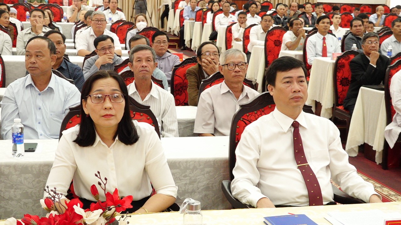 Tiếp tục phát huy vai trò chức sắc, chức việc trong xây dựng khối đại đoàn kết  toàn dân