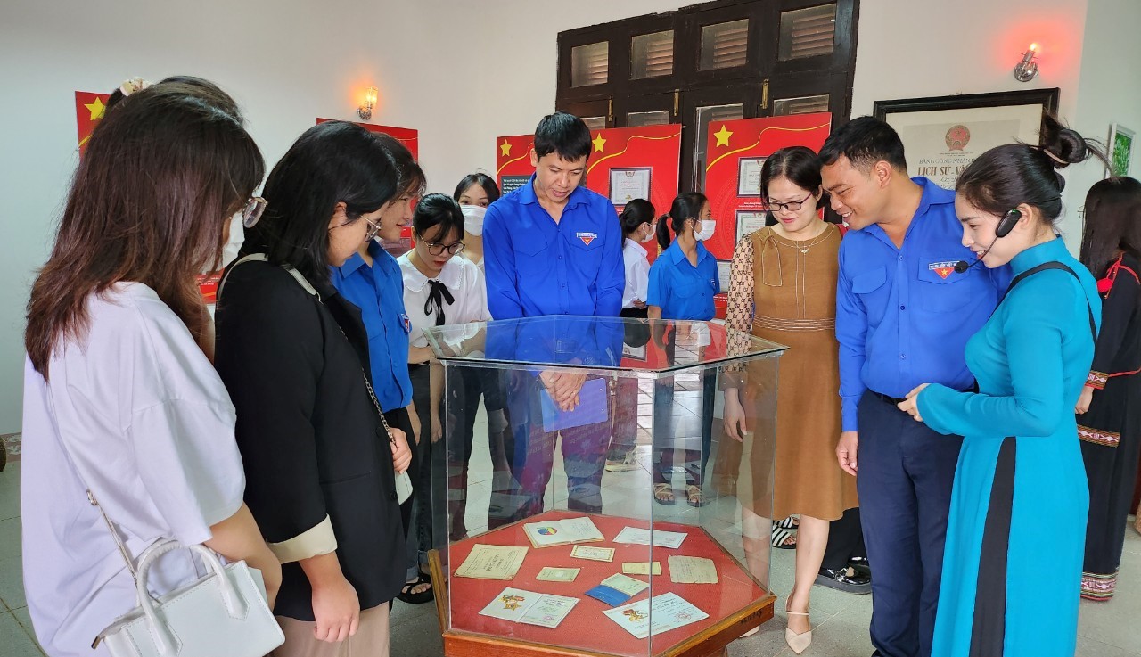 Tuyên dương 34 sinh viên dân tộc thiểu số tiêu biểu năm 2023.