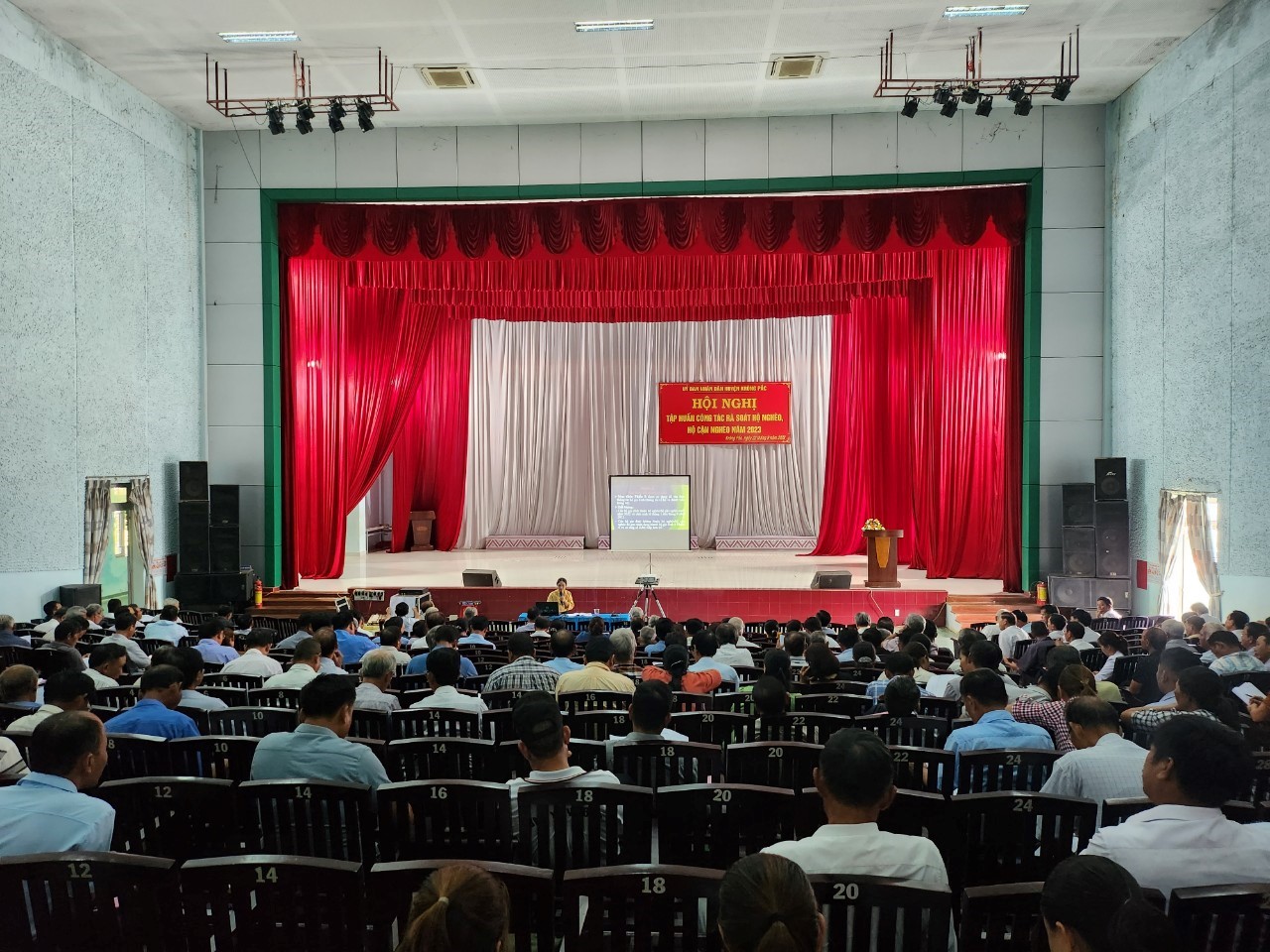 Huyện Krông Pắc tập huấn công tác rà soát hộ nghèo, hộ cận nghèo đa chiều giai đoạn 2021-2025