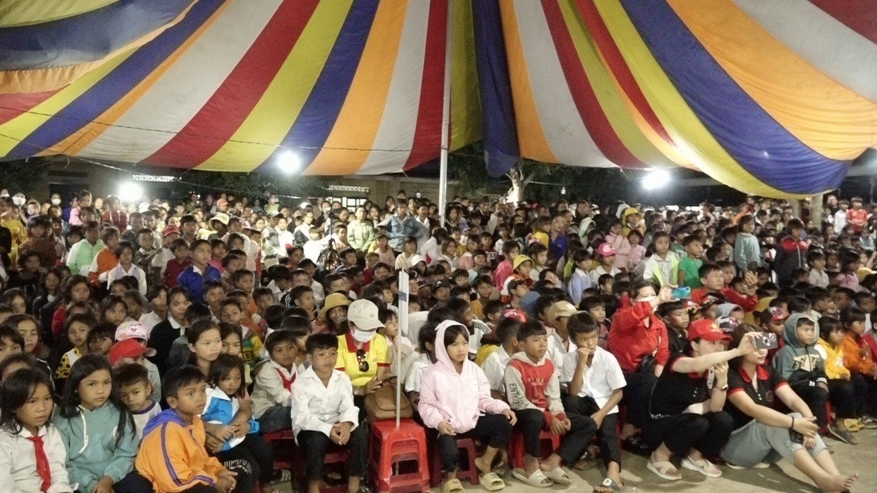 Hơn 2000 thiếu nhi tham gia Đêm hội trăng rằm huyện Krông Pắc năm 2023