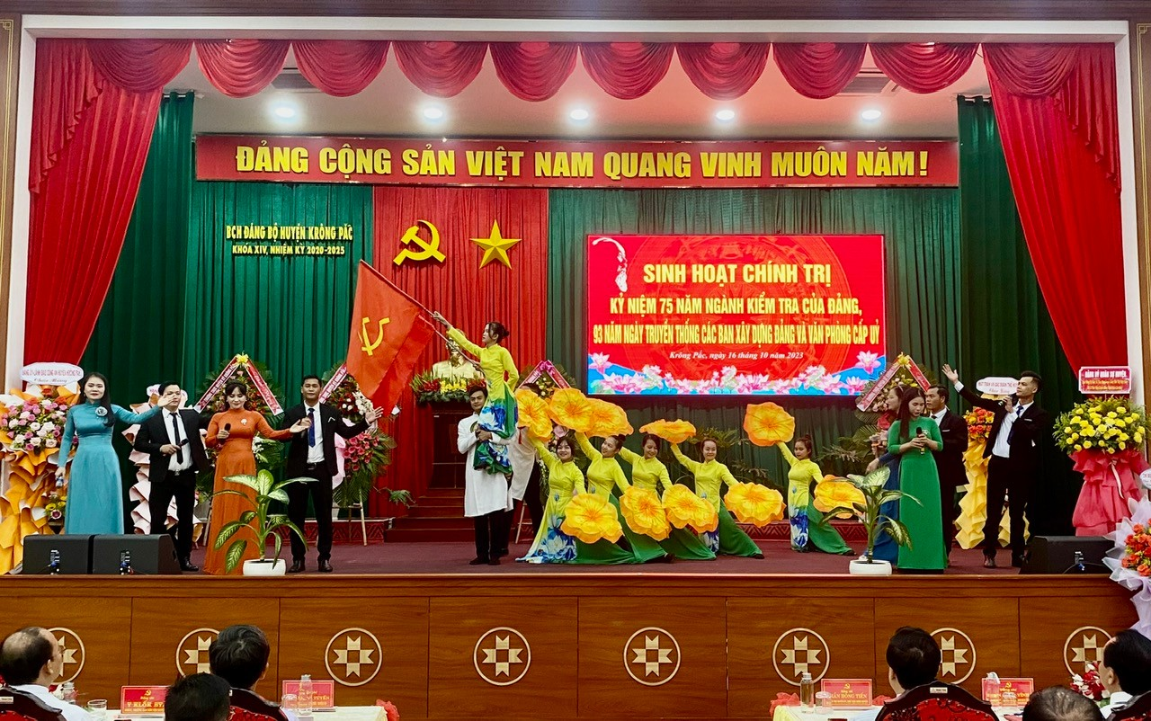 Huyện Krông Pắc Sinh hoạt chính trị kỷ niệm 75 năm Ngành Kiểm tra của Đảng, 93 năm ngày truyền thống các Ban xây dựng Đảng và Văn phòng cấp ủy