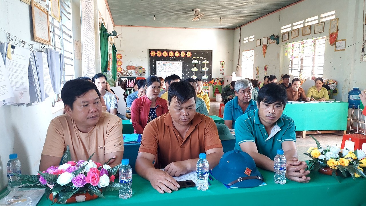 Đào tạo nghề trồng và chăm sóc cà phê cho 35 lao động tại thôn 7A, xã Ea Phê