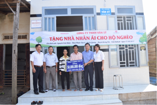 Xã Ea Kuăng bàn giao nhà nhân ái