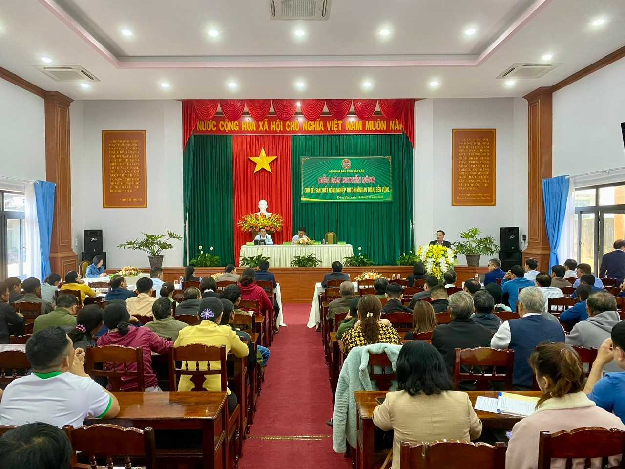 Diễn đàn khuyến nông “Sản xuất nông nghiệp theo hướng an toàn, bền vững”