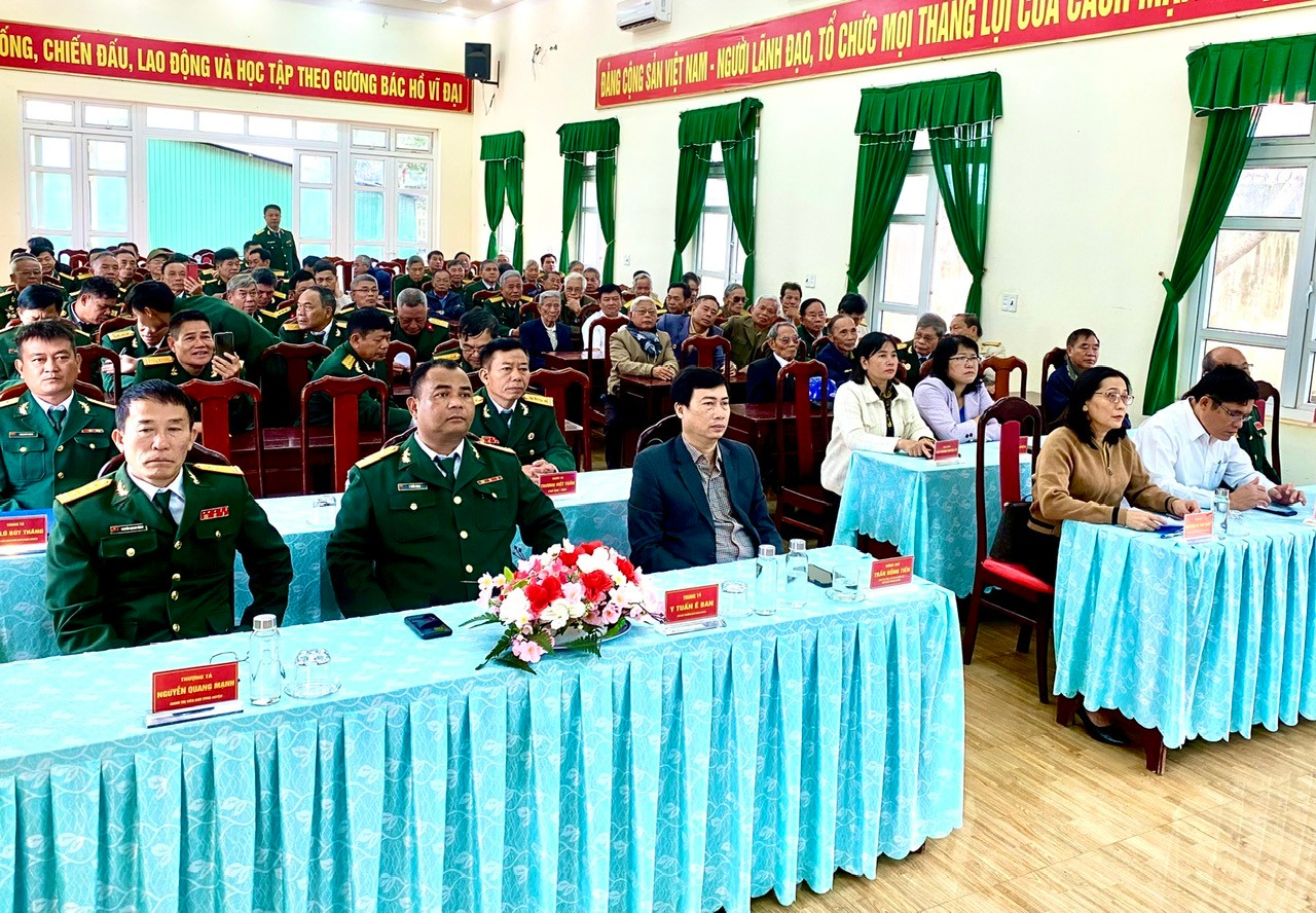 Gặp mặt truyền thống kỷ niệm 79 năm ngày thành lập quân đội nhân dân Việt Nam