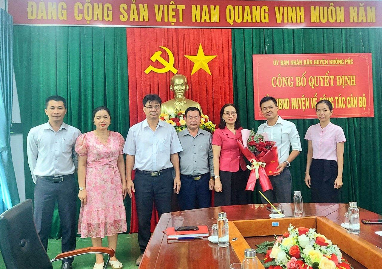UBND huyện Krông Pắc tiếp nhận và Bổ nhiệm Phó Phòng VH&amp;TT huyện