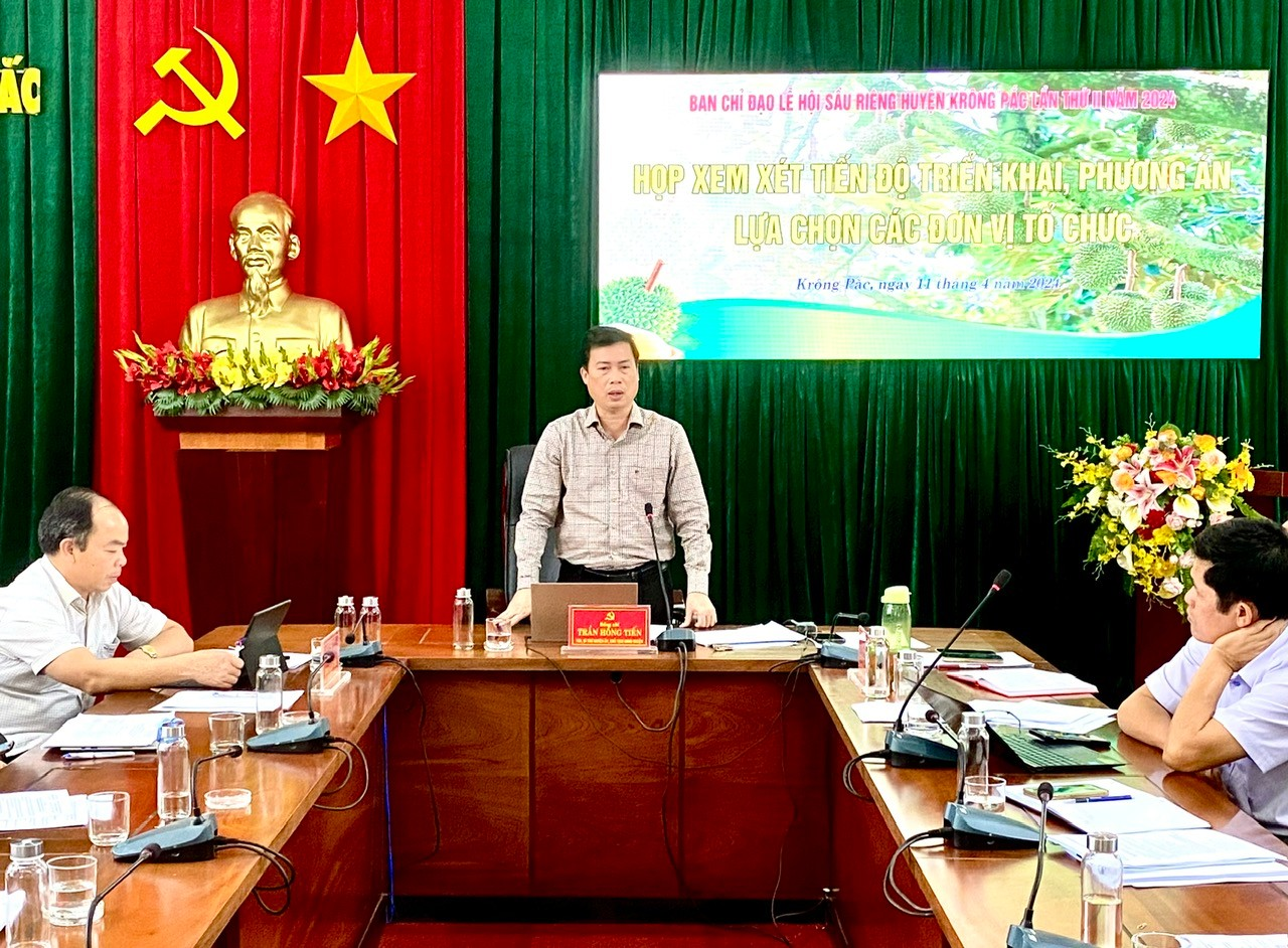 Ban chỉ đạo lễ hội sầu riêng họp kiểm tra tiến độ