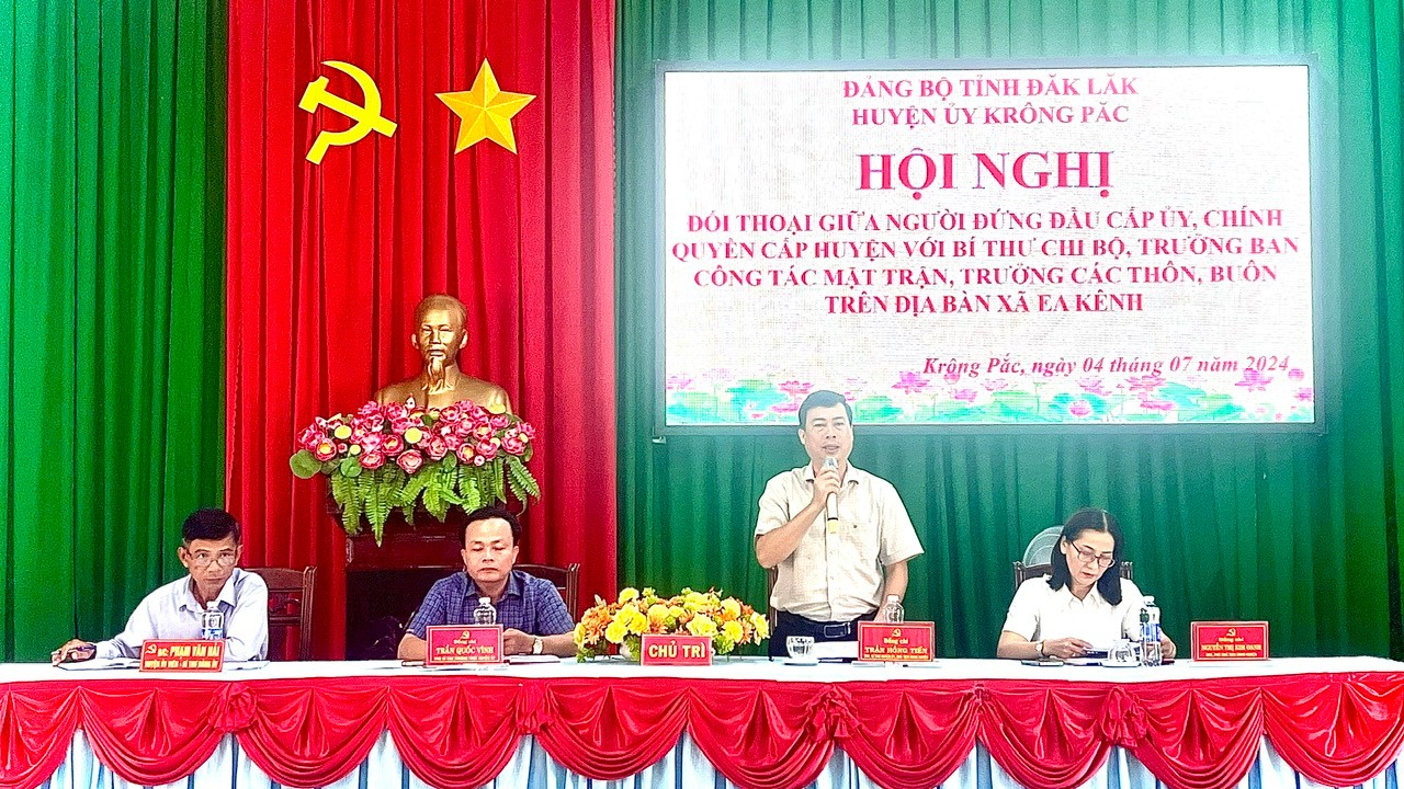 Đối thoại tháo gỡ khó khăn, vướng mắc của hệ thống chính trị tại xã Ea Kênh