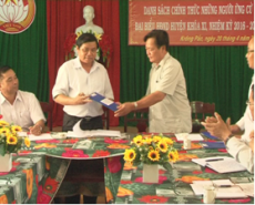 Uỷ ban Mặt trận Tổ quốc Việt Nam huyện Krông Pắc tổ chức lễ bàn giao danh sách ứng cử viên đại biểu Hội đồng nhân dân huyện khóa XI, nhiệm kỳ 2016-2021