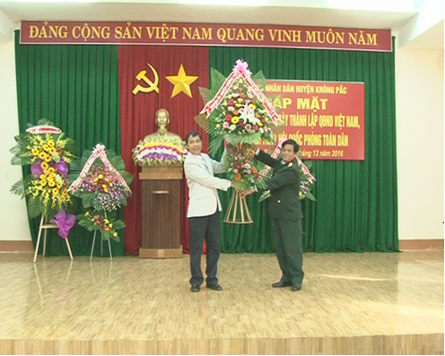 Mít-tinh kỷ niệm 72 năm ngày thành lập Quân đội nhân dân Việt Nam và 27 năm Ngày hội quốc phòng toàn dân