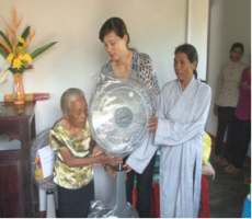 Hội Chữ thập đỏ huyện Krông Pắc bàn giao nhà tình thương cho gia đình nghèo