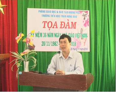 Bí thư Huyện ủy Krông Pắc dự tọa đàm kỷ niệm 36 năm ngày nhà giáo Việt Nam 20/11