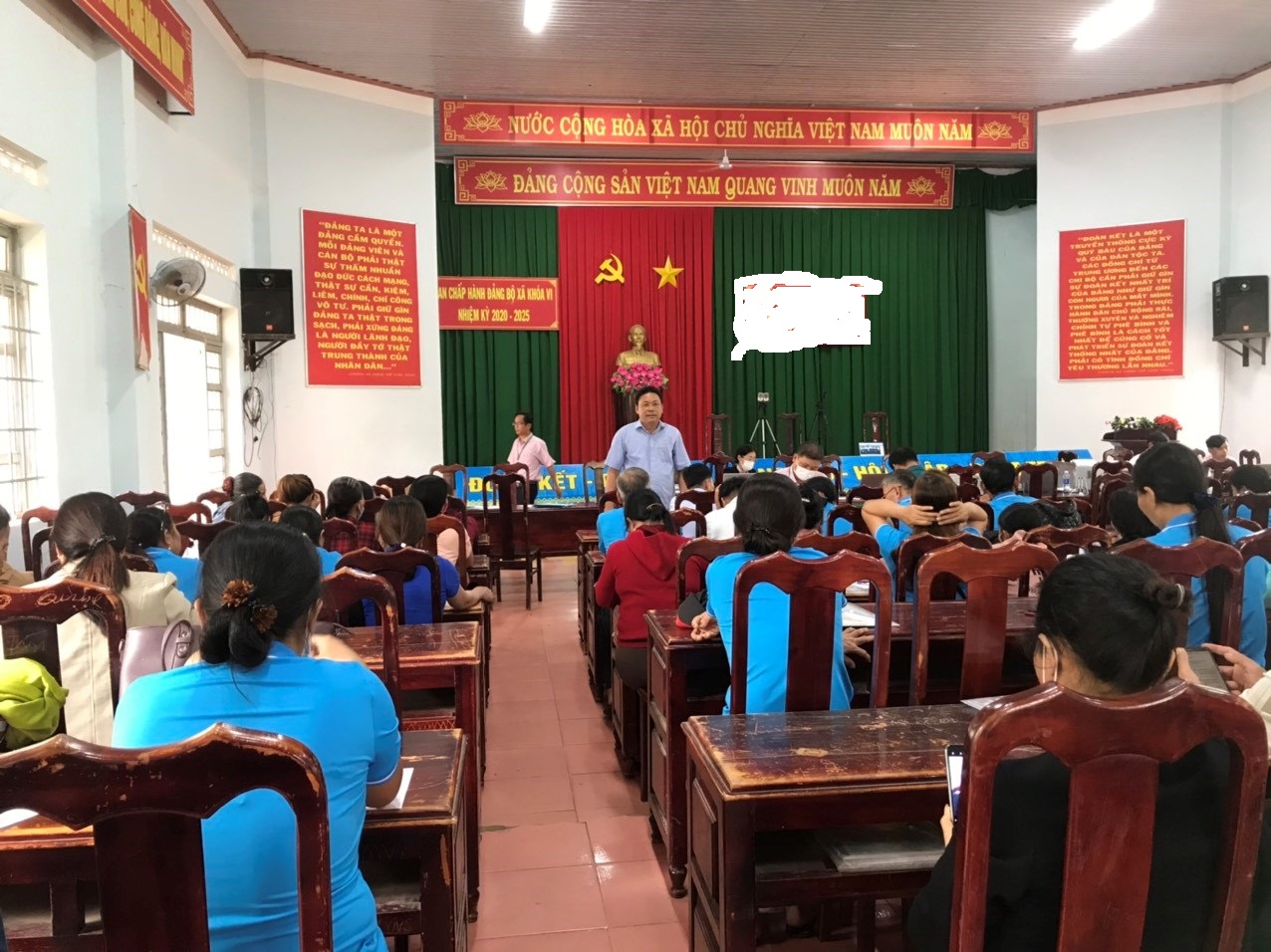 HỘI LHPN XÃ VỤ BỔN  THỰC HIỆN CÔNG TÁC ỦY THÁC CÙNG NHCSXH HUYỆN KRÔNG PẮC