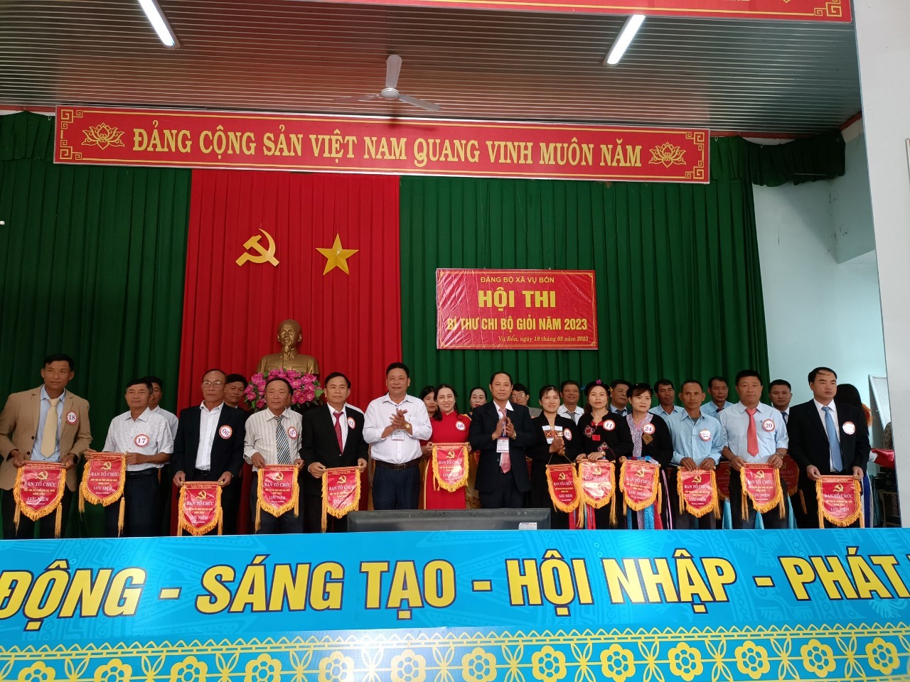 ĐẢNG BỘ XÃ VỤ BỔN TỔ CHỨC HỘI THI " BÍ THƯ CHI BỘ GIỎI" NĂM 2023